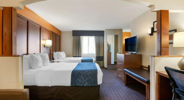 Четырёхместный люкс Comfort Suites Stevensville - St Joseph