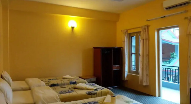 Трёхместный номер Deluxe с балконом The Mountain House