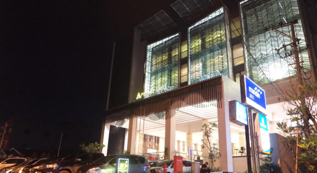 Pyramid Suites, Rezervovat Hotel Hotely v Kalimantan s parkováním, Parkování