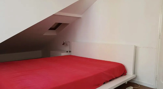 Апартаменты Stylish Lisbon Apartment in Alfama w/ Heating