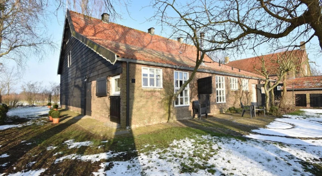 Beautiful Farmhouse in Veere with Open Fireplace, Book Hotel Veere 