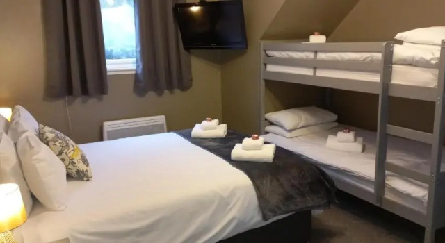 Highland Bridge Hotel, Buchen Sie Hotel Hotels in Schottland mit Parkplatz, Parkplätze