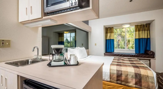 Люкс Microtel Inn & Suites by Wyndham Palm Coast I-95