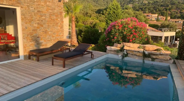 Вилла VILLA PERLA SAINT-TROPEZ CAVALAIRE-SUR-MER, 3-5 chambres, vue mer, piscine chauffée