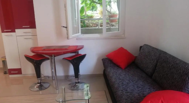Студия Apartments Ella