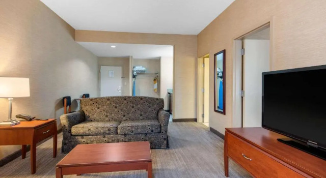 Люкс Superior Quality Inn & Suites Benton - Draffenville