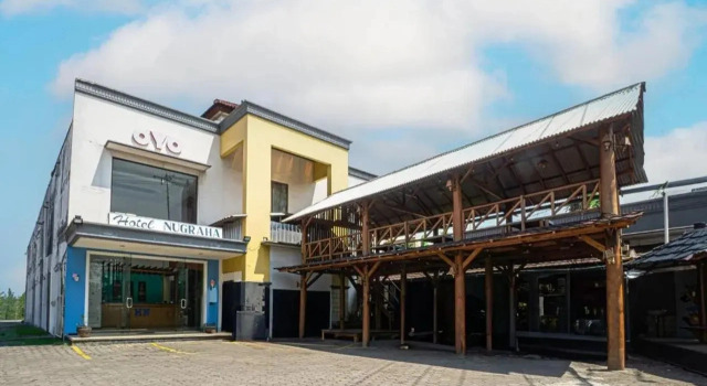 Hotel O Arjosari Near Plaza Araya Formerly Hotel Nugraha