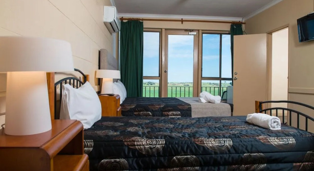 Tailem Bend Riverside Hotel, 预订 酒店 泰勒姆本德 南澳大利亚