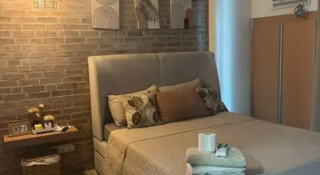Lovely Unit with free wifi & netflix I across Naia Terminal 3 airport