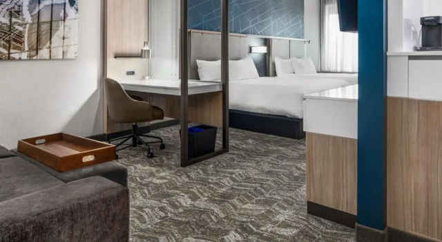 Четырёхместный люкс SpringHill Suites by Marriott Charlotte Airport Lake Pointe