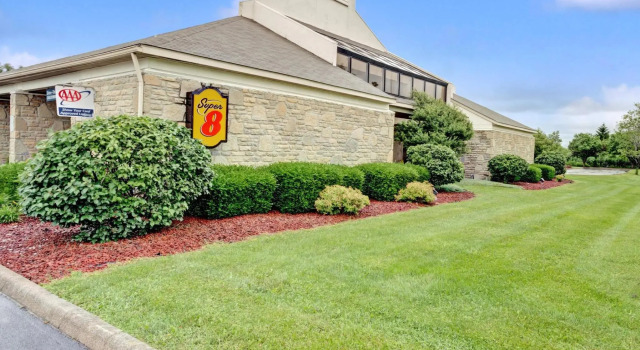 Super 8 Westlake, Varaa Hotelli Westlake Ohio