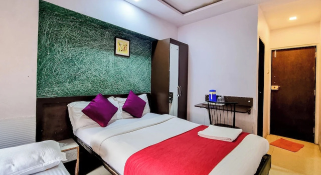 Hotel Arma Near BKC, Забронировать Отель Мумбай Mumbai Region, рядом с Улица Линкинг-роуд