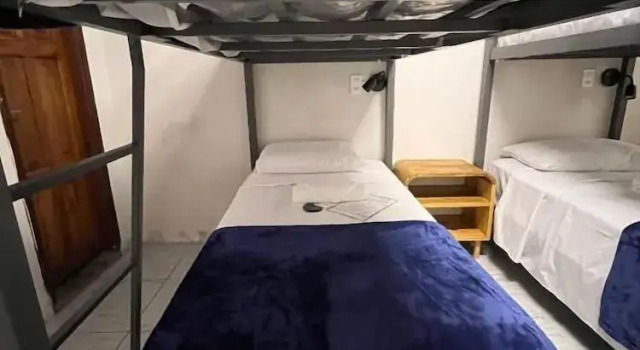 Кровать в общем номере Local Hostel & Suítes Novo Airão
