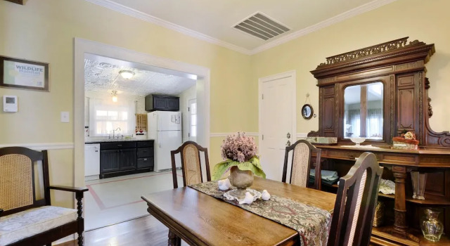 2BR 2BA Remodeled South Austin Cottage by RedAwning, Buchen Sie Ferienhaus Cottages in Greater Austin, Cottage