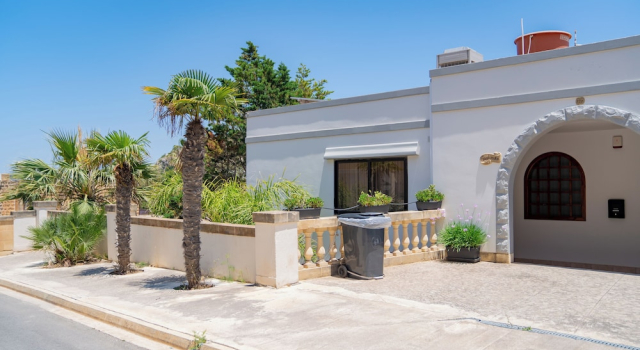 B Holiday Villas Mellieha, Rezervovat Vila Hotely v Mellieħa se snídaní, Snídaně