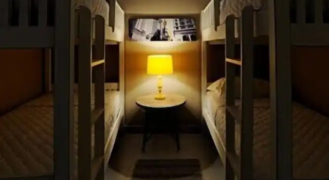 Кровать в общем номере (женский номер) с балконом Bahia Prime Hostel
