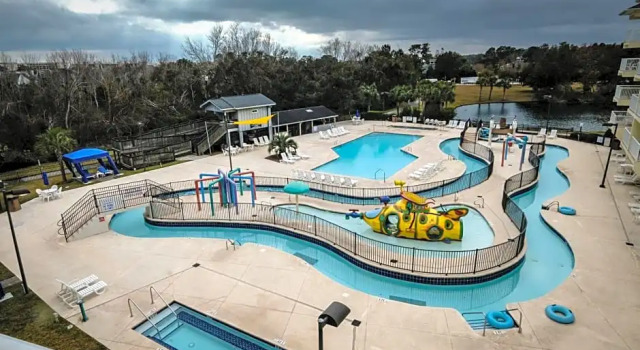 Люкс с видом на озеро Litchfield Beach & Golf Resort