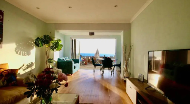Коттедж Serenity "your calm seafront retreat" By Air Premier