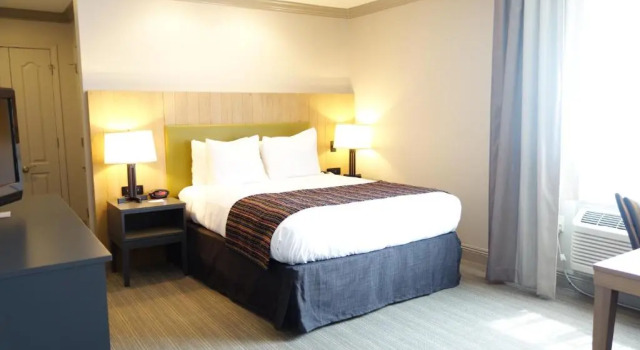 Двухместный номер Standard Country Inn & Suites by Radisson, Metairie New Orleans , LA
