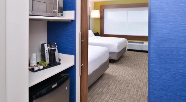 Двухместный номер Standard Holiday Inn Express & Suites Madison by IHG