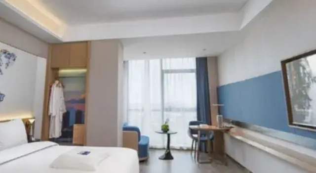 Люкс Premier Kyriad Marvelous Hotel