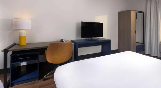 Четырёхместный люкс Comfort Suites Outlet Center