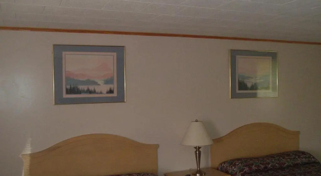 Четырёхместный номер Standard Fels Three Crown Motel