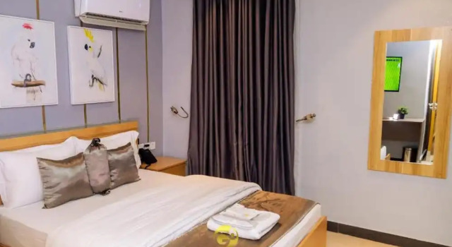Golden Six Hotel & Restaurant