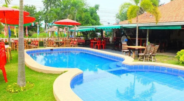 Laylas Place - Resort