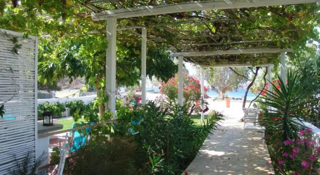 Трёхместный номер Standard с видом на море Avlomonasbeach