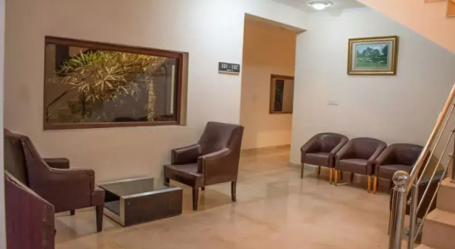 Vaapi Comfort Inn by OYO Rooms, Rezervovat Hotel Nainital Uttarakhand