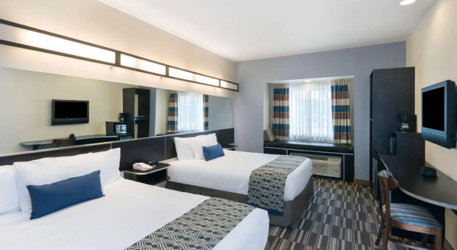 Четырёхместный номер Standard Microtel Inn and Suites Baton Rouge Airport