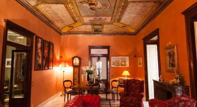 Palazzo Melluso LUXURY SUITE, Buchen Sie Bed & Breakfast Porto Empedocle Sizilien
