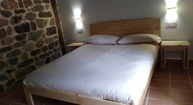 Hotel Rural Las Encinas, Buchen Sie Hotel La Pernia Kastilien-León