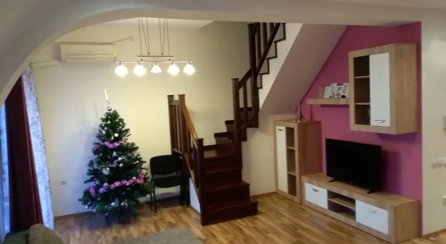 Penthouse Apartament Nufărul Oradea, Varaa Huoneisto Oradea 