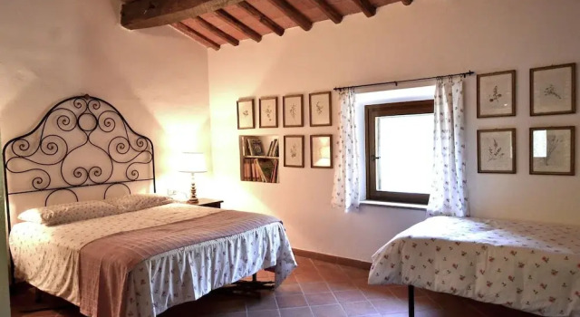 Warm Holiday Home in Vicopisano With Swimming Pool, Boek Hotel Vicopisano Toscane