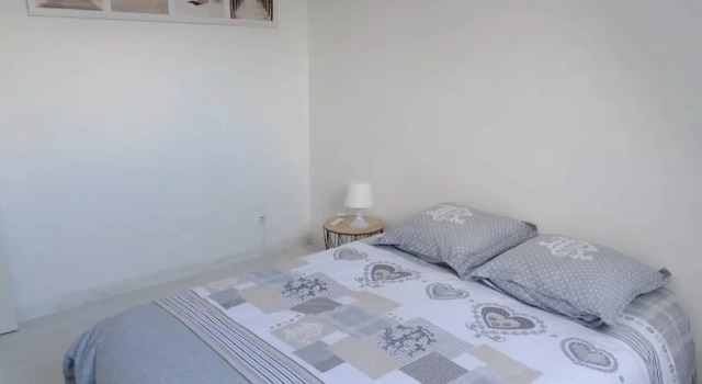 Apartment With 4 Bedrooms in Amiens, With Wifi - 78 km From the Beach, Забронировать Апартаменты/квартира Отели Соммы с парковкой, Парковка