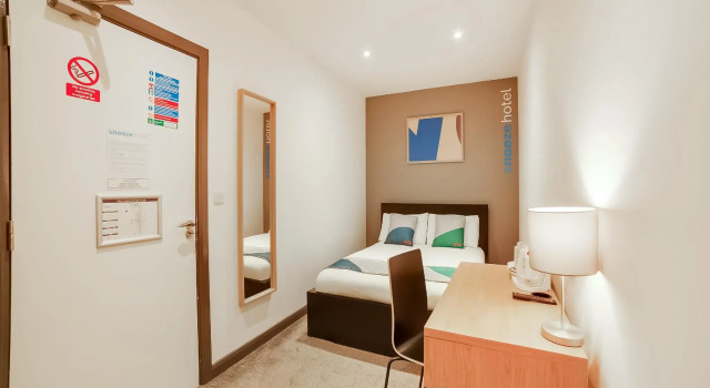 Номер Economy Snooze Hotel