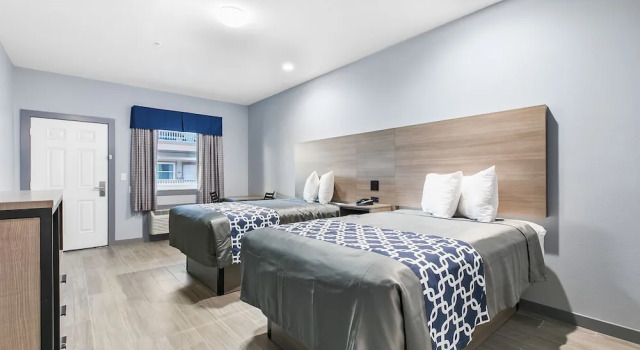 Двухместный номер Standard с балконом и с видом на бассейн El Delfín Lodge