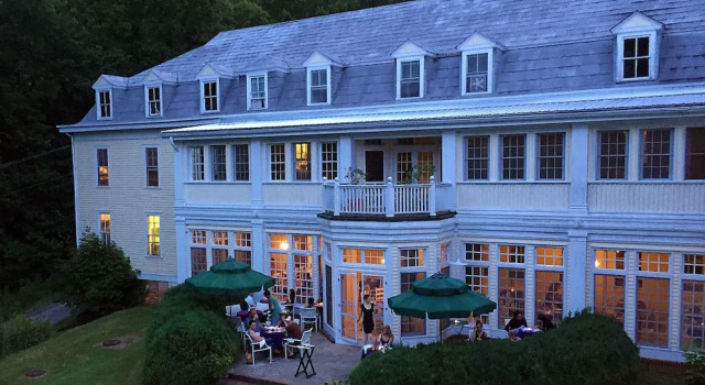 Grand Old Lady Hotel, Book Hotel Balsam North Carolina