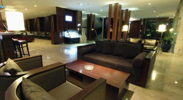 Mitra Hotel Bandung, Buchen Sie Hotel SPA-Hotels in Bandung, in der Nähe von Gedung Sate, SPA