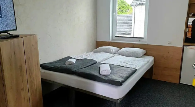BoomerangHouse, Buchen Sie Hotel Psie Pole 