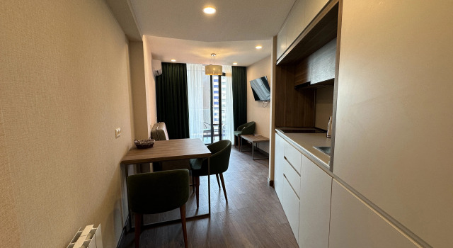 Апартаменты с 2 комнатами с балконом и с видом на море Апарт-отель Batumi Beach Apartments on Adlia 2