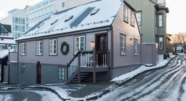 Reykjavík Treasure B&B, Забронировать Отель Отели Рейкьявика 3 звезды, рядом с Концертный зал и конференц-центр Harpa, 3*