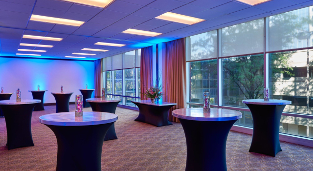 Sheraton Indianapolis Hotel at Keystone Crossing, Забронировать Отель Индианаполис Индиана