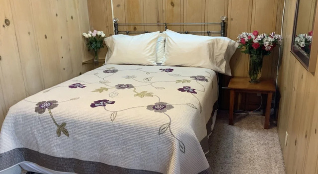 The Woods Hotel - Gay LGBTQ Cabins, Забронировать Отель Гернвилль Sonoma County, рядом с Пляж Джонсонс-Бич
