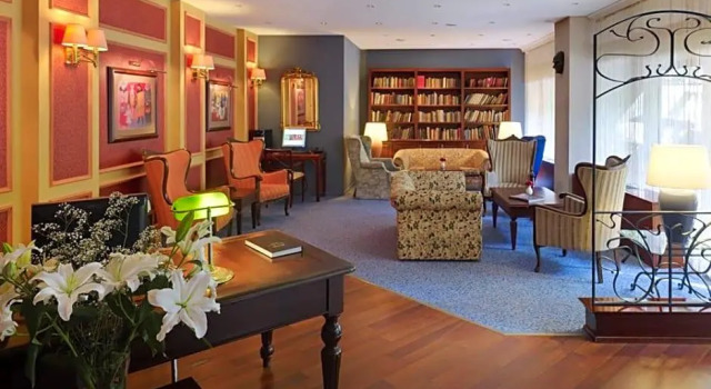 La Maison, Varaa Hotelli Hotellit Marmara-alue pysäköinnillä, Pysäköinti