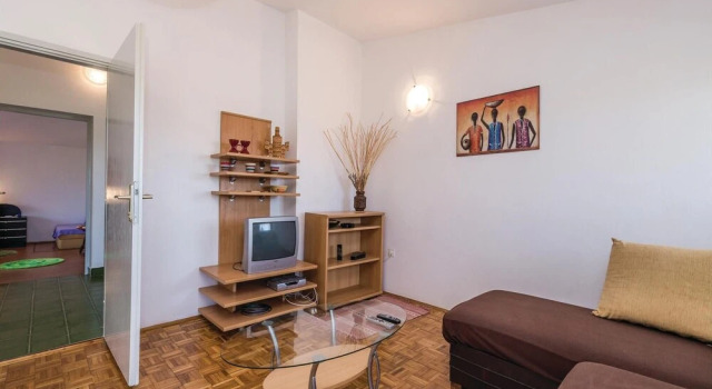 Amazing Home in Mundanije With Wifi and 2 Bedrooms, Prenota Hotel Hotel a Isole Quarnerine con parcheggio, Parcheggio