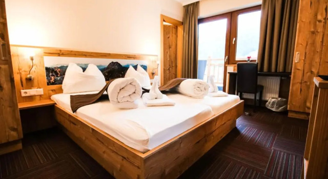 Hotel der Wolkensteinbär, Rezerwuj Hotel Hotele w Salzburg z parkingiem, Parking
