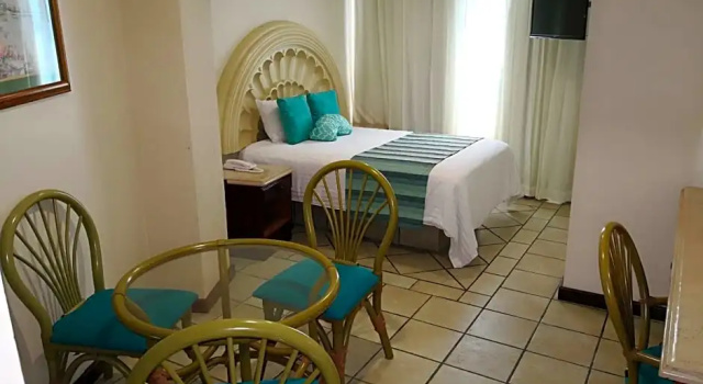 Полулюкс с балконом Hotel Playa Marina